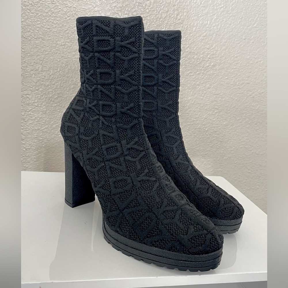 NEW DKNY SOCK MID-SHAFT BOOTS WITH LOGO BLOCK HEELS PLATFORM BLACK SIZE 9